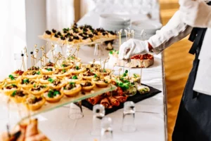 Les 5 erreurs les plus fréquentes en restauration événementielle (et comment les éviter)
