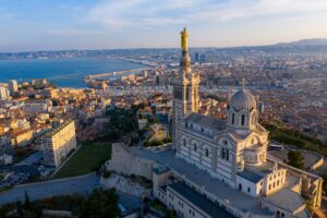 Les tendances événementielles 2026 à Marseille : food trucks, street food chic et expériences gourmandes